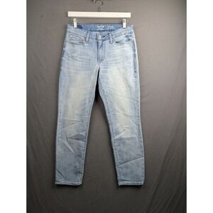 Signature by‎ Levi Strauss Women Mid-Rise Slim Cuffed Jeans Light Wash Blue  8